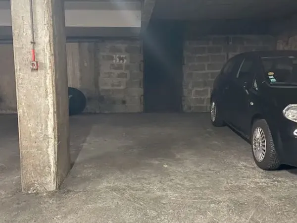 Place parking à louer
