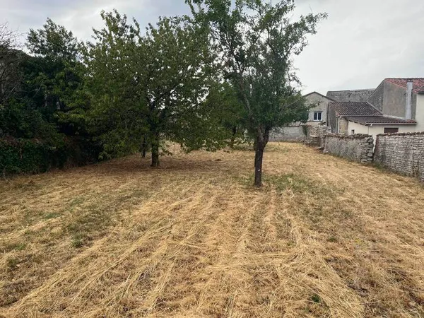Terrain 790 m²