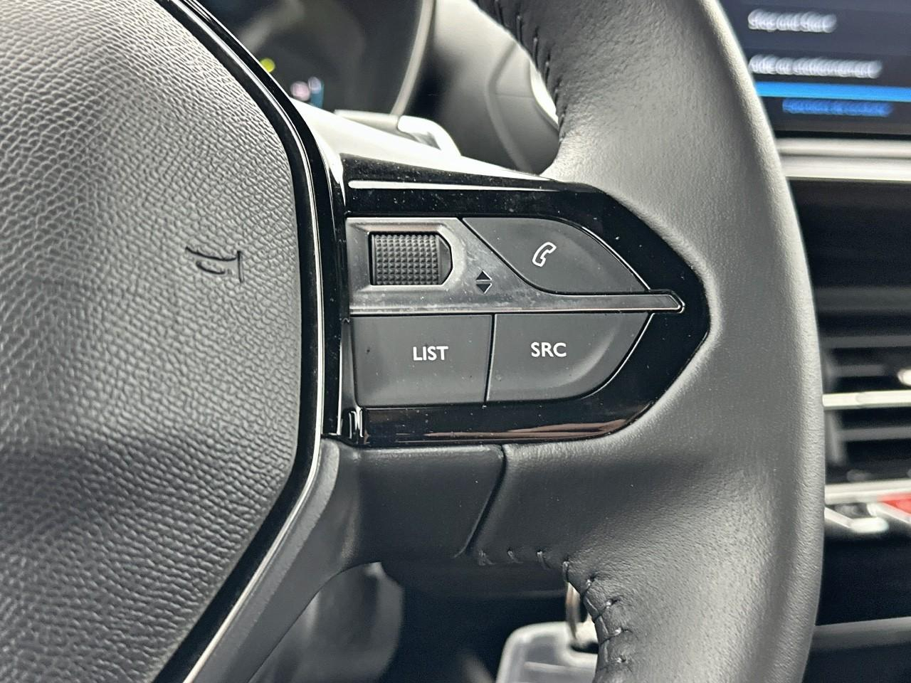 Peugeot 2008 hybrid 145 e-dcs6 style — photo 19
