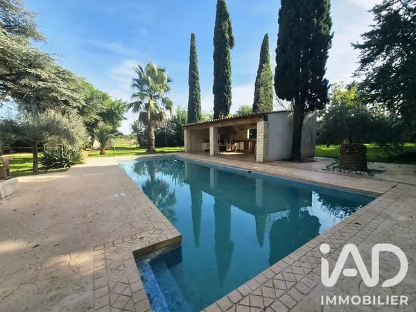 Maison 7 pièces 214 m²