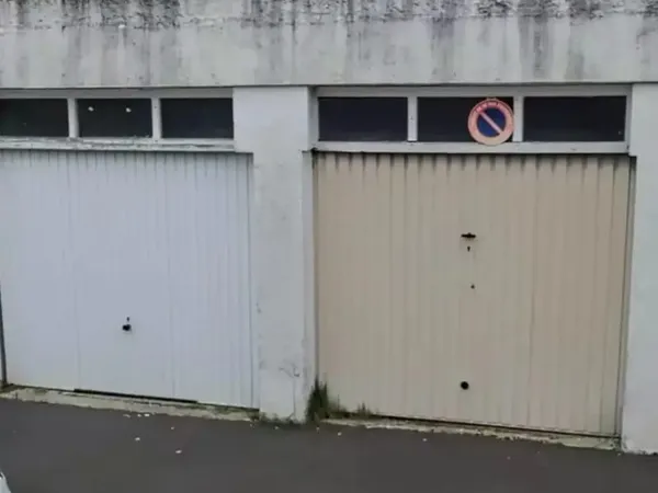 Box individuel sécurisé 27 m2 — Brandenburg, Bordeaux