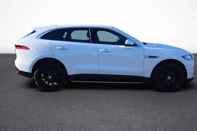 Jaguar F-Pace 2.0 d - 180 ch awd bva8 — photo 7