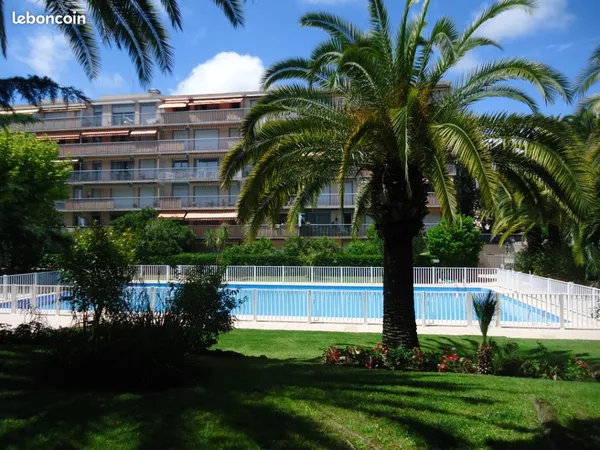 Vallauris, Au calme Spacieux 3P Meublé 69.27m² traversant 4ème ét, PK, gardien et piscine