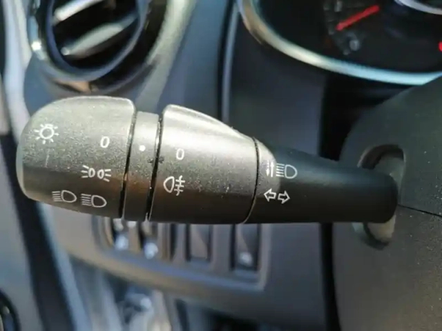 Renault Clio limited 0.9 tce 75 ch bvm5 — photo 15