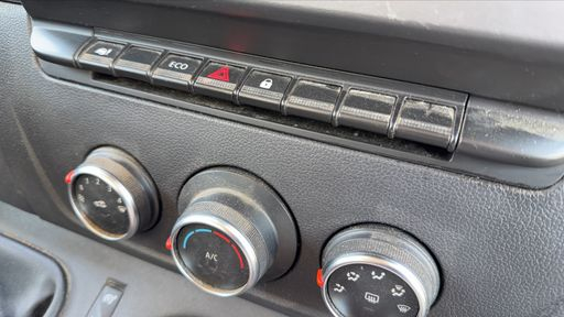 Renault Master 2.3 dCi 165 - Cabine Benne – 2023 – 60285 km – Diesel – Boîte Manuelle — photo 12