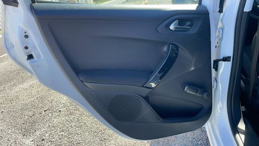 Peugeot 208 1.2 PureTech 82 - Active – 2019 – 32567 km – Essence – Boîte Manuelle — photo 32