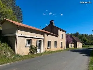 Maison à louer à la sortie d'un petit village