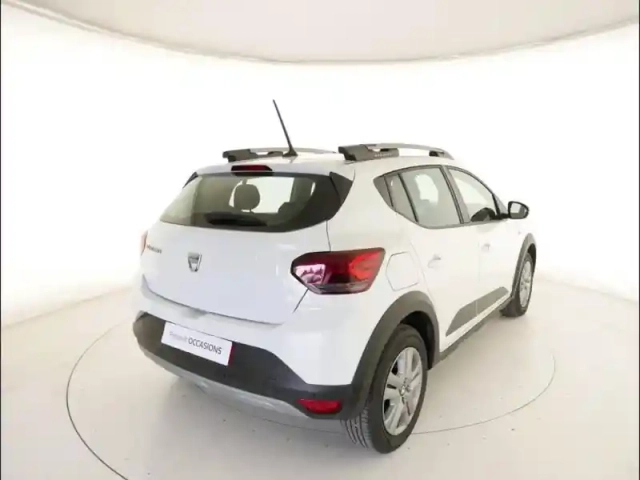 Dacia Sandero 1.0 tce 90ch stepway confort -22 — photo 3