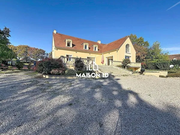 Maison 14 pièces 300 m²