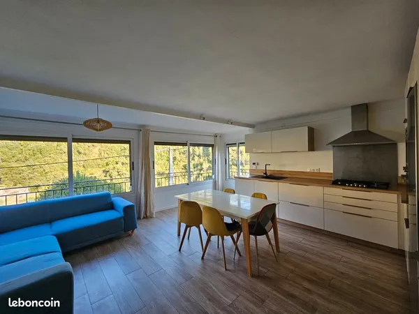 Beau triplex meublé
