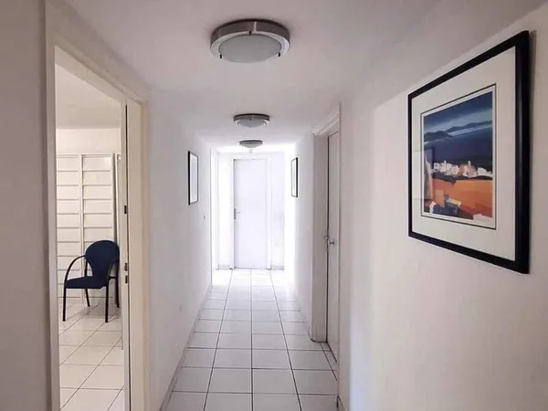 Bureau 139 m²