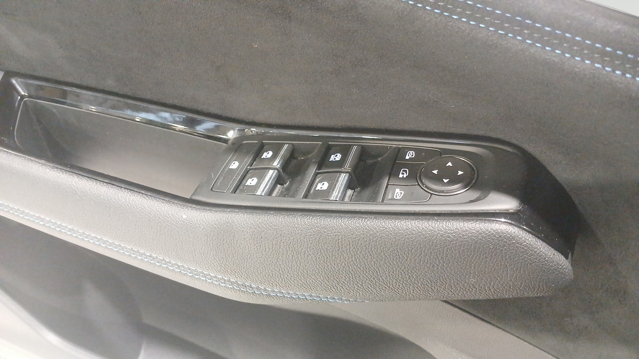Renault Espace E-Tech hybrid 200 — photo 17
