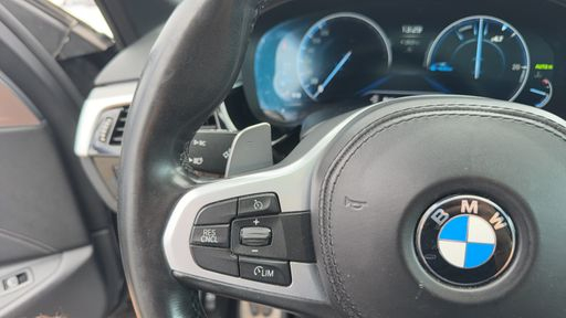 BMW Serie 5 518d 150 Steptronic8 - M Sport – 2020 – 138900 km – Diesel – Boîte Automatique — photo 19