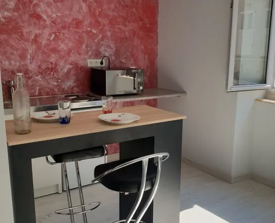 Studio meublé neuf centre Poligny