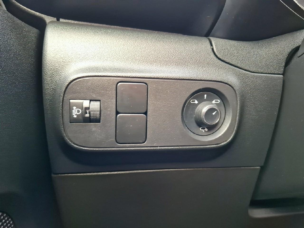 Citroën C3 1.2 puretech 83ch s&s shine — photo 18