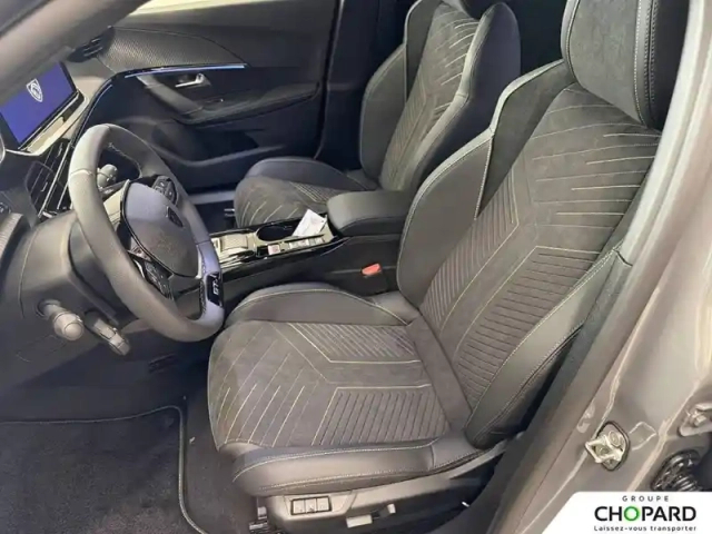 Peugeot 2008 hybrid 145 e-dcs6 — photo 12