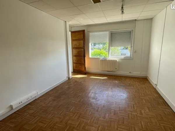 Bureaux 95 m² CHATEAU GONTIER SUR MAYENNE