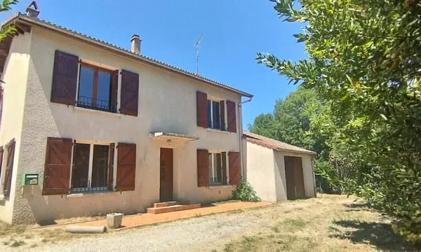 Maison au calme sur 5000 m2 de terrain