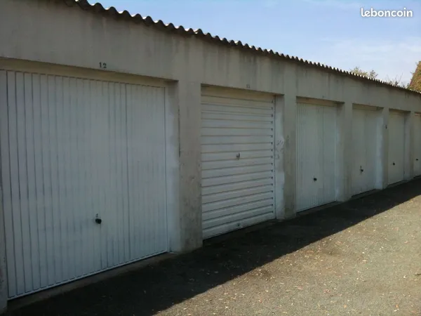 BOX sécurisé dans résidence 14m2