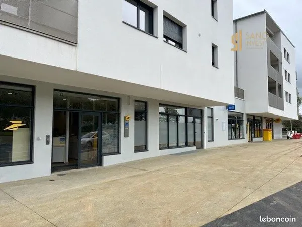 Local 76 m² Caen
