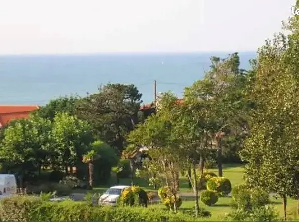 Anglet,(limite Biarritz) La mer à pied, T1bis 30m2 avec terrasse de 12 m2, aperçu mer