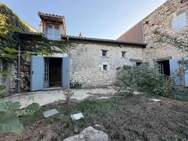 St Antoine de Breuilh : Propriété à rénover