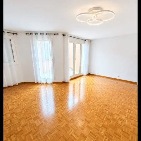 Carnoux centre - t3 70 m² - toit-terrasse plein sud - ascenseur - garage