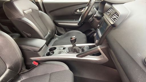 Renault Kadjar 1.2 TCe Energy 130 - Intens – 2015 – 106752 km – Essence – Boîte Manuelle — photo 12