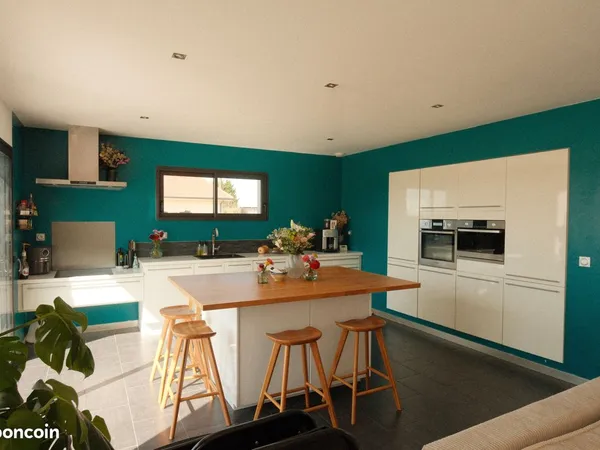 À LOUER - Maison moderne meublée de 133 m² avec grand jardin - Lalonquette (64450)