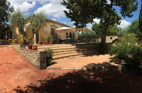 Maison type Hacienda Nimes Garrigue