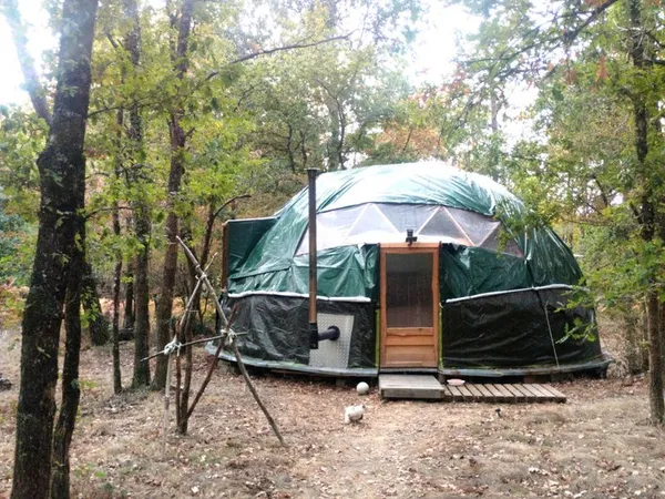 🌳Forêt + dôme géodésique habitable + 🛖 yourte +💧 forage