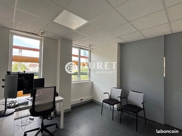 Bureaux 73 m² La Roche-sur-Yon