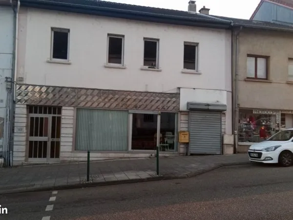 Appartement type T3 F3 semi meublé