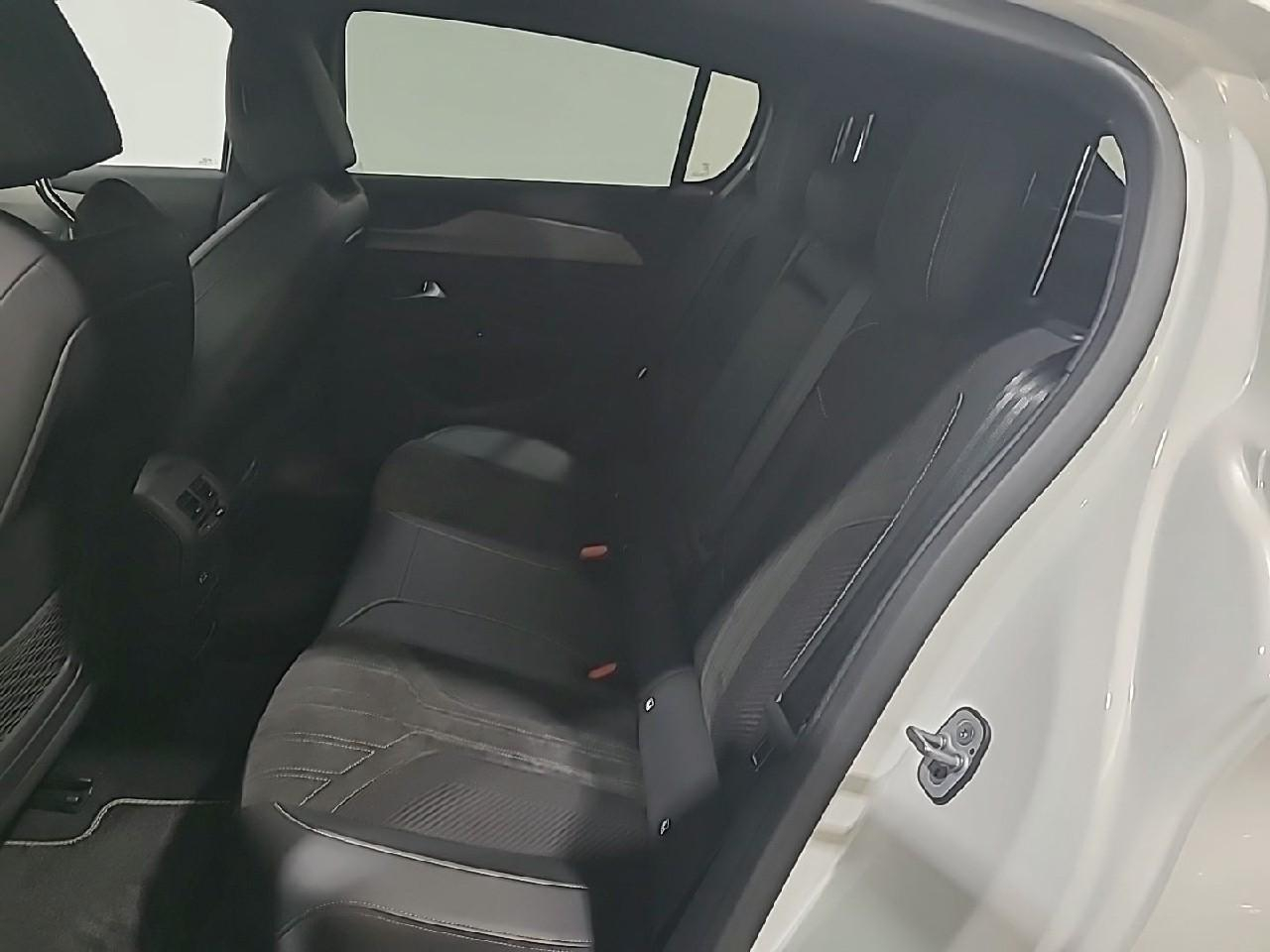 Peugeot 308 phev 180 e-eat8 gt — photo 13