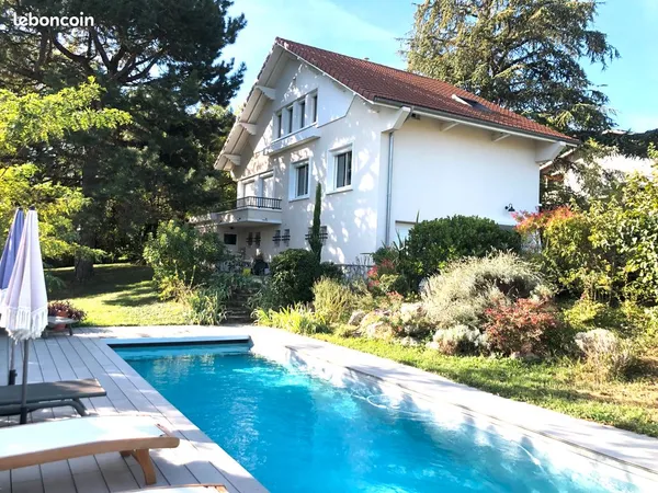 Seyssins - Villa à vendre de 150 m2 - 6 pièces - 4 chambres - 1359 m2 de terrain