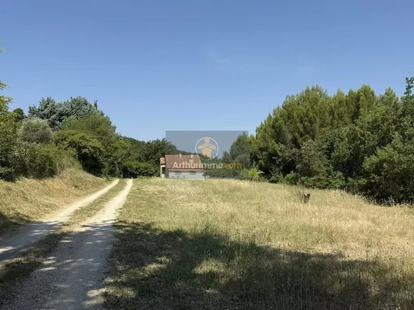 Charmante maison en pierre à Apt, 2 chambres, 86 m²