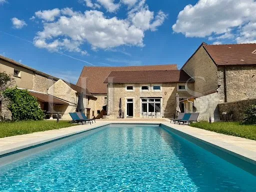 Propriété 10 pièces 245 m²
