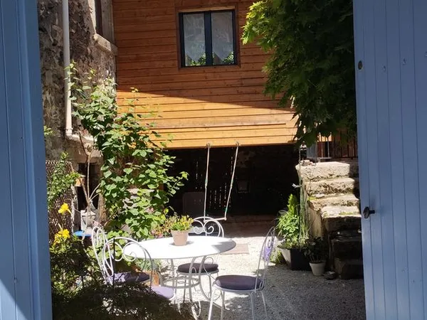 Maison de bourg en pierre