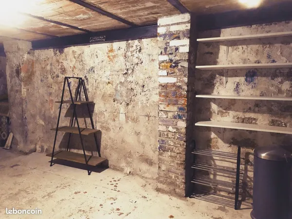 Grande cave saine de 20 m² à louer - proche de Montmartre