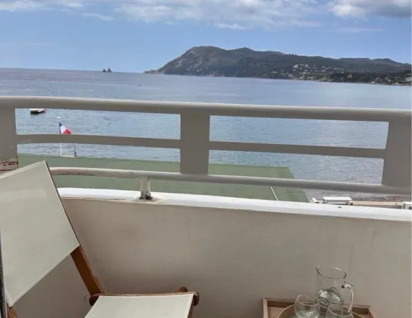 Appartement meublé T2 avec vue mer époustouflante , plage des Sablettes - la Seyne sur mer 83