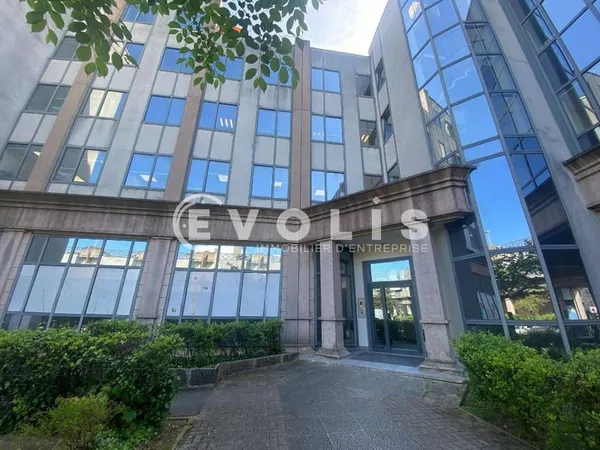 Bureaux 560 m²