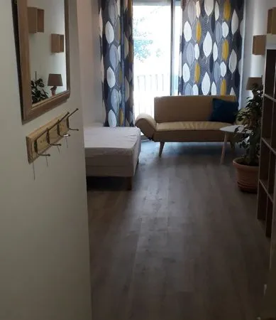 Studio avec balcon La Peyrade