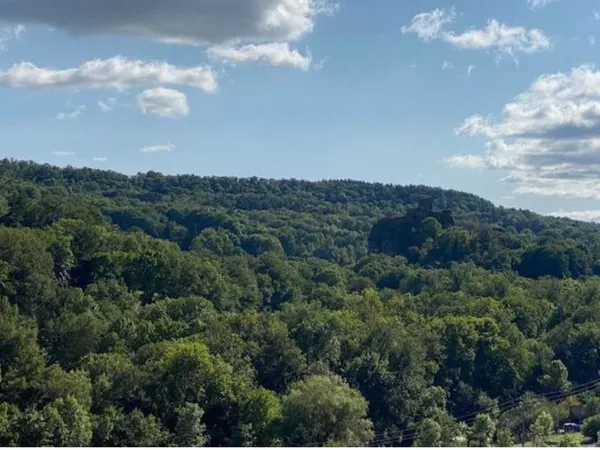 Terrain constructible 1935m2, superbe vue dégagée, à 5 mins du puy en velay