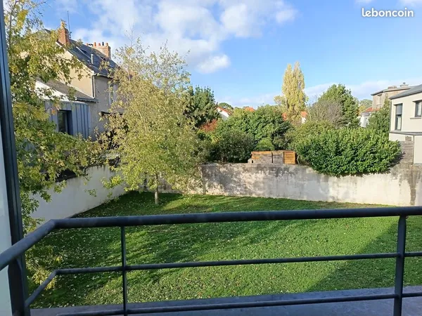 T2, 37 m², Quartier Hauts Pavés, non meublé, balcon, terrasse et parking