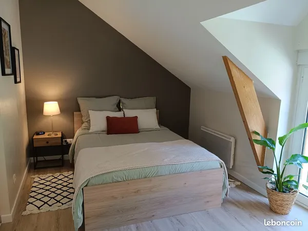 Chambre meublée - SDB/WC privatifs/piscine - étudiant/jeune actif/stagiaire- 420 CC