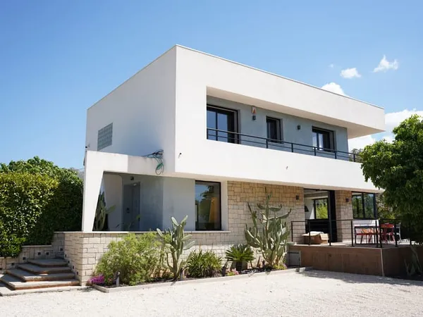 Gémenos - Villa contemporaine 182 m2 - 4 chambres dont 2 sui