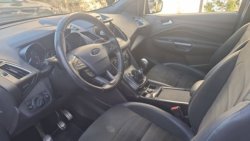Ford Kuga 2.0 TDCi 150 - ST-Line – 2018 – 145675 km – Diesel – Boîte Manuelle — photo 16