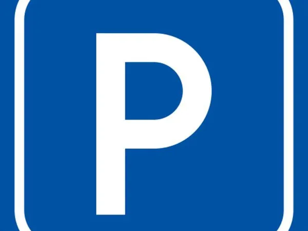 À VENDRE - PLACE DE PARKING INTÉRIEUR- PROCHE BVD CHARLES ARNOULD