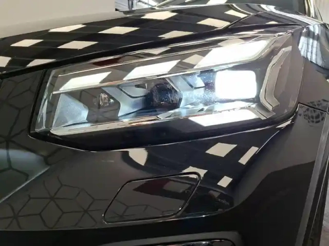 Audi Q2 35 tdi 150 s tronic 7 — photo 20