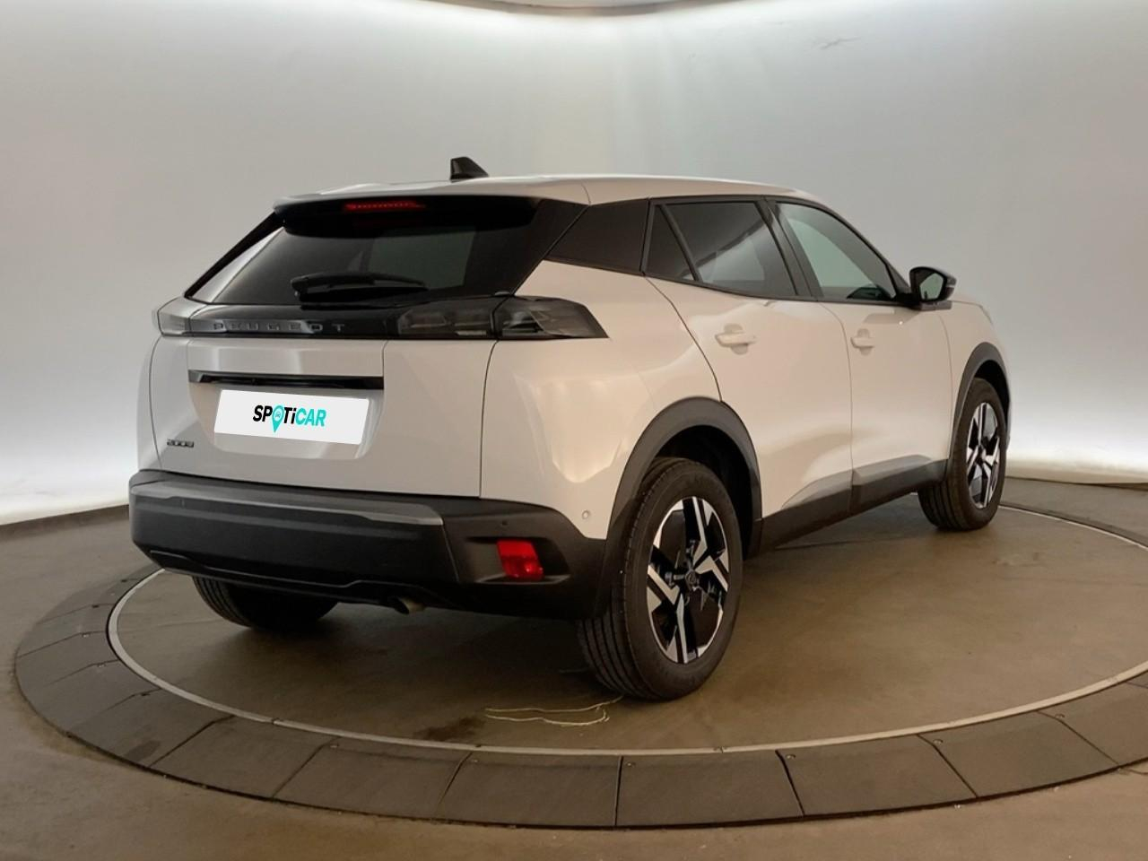 Peugeot 2008 turbo 100 ch bvm6 allure — photo 7